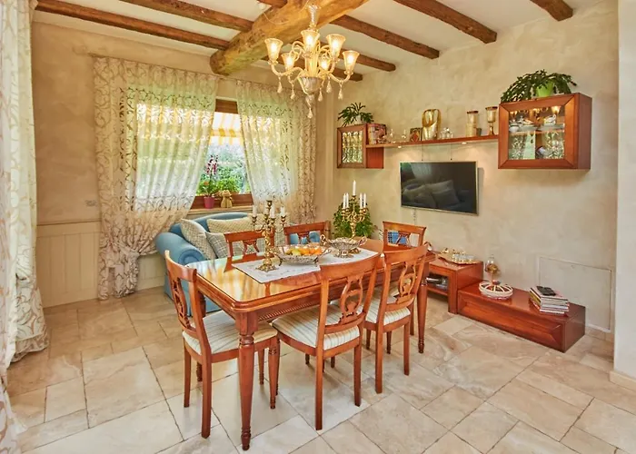 Giulia לינה וארוחת בוקר